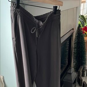 Athleta NWOTtruffle color, seaside straight pant.